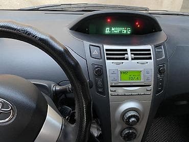 мерс 200 с: Toyota Yaris: 2006 г., 1.3 л, Автомат, Бензин, Хэтчбэк — 6