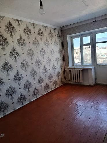 продам однокомнатную квартиру в бишкеке: 1 комната, 28 м², 3 этаж, Старый ремонт — 3