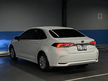 тайота из: Toyota Corolla: 2019 г., 1.8 л, Вариатор, Гибрид, Хэтчбэк — 5