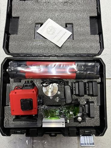 Лазерный уровень 3D (линейный нивелир) в комплекте с аксессуарами в