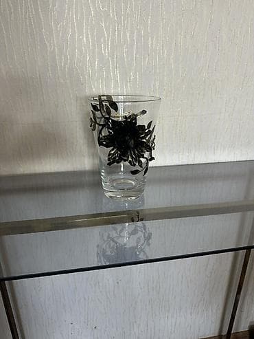 пл: Стеклянная ваза Bergoff с объемным декоративным цветком. Высота 20 см — 2