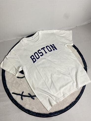 белый джинсы: Футболка “BOSTON” - Унисекс, классический крой с круглым вырезом - — 5