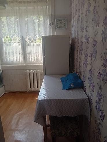 пол дома: 2 комнаты, 44 м², 104 серия, 2 этаж, Старый ремонт — 4