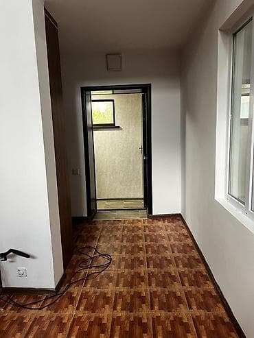 Коммерциялык мүлк: Кеңселерди ижаралоо, 230 м², Менчик үйдө, 1-катар, Өзүнчө ашканасы менен, Өзүнчө кире бериши менен — 3