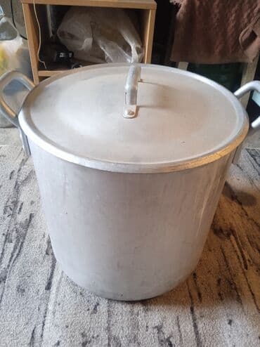 мантоварка: Большая партия кухонной утвари и аксессуар: 1) Сумка с монограммным — 2