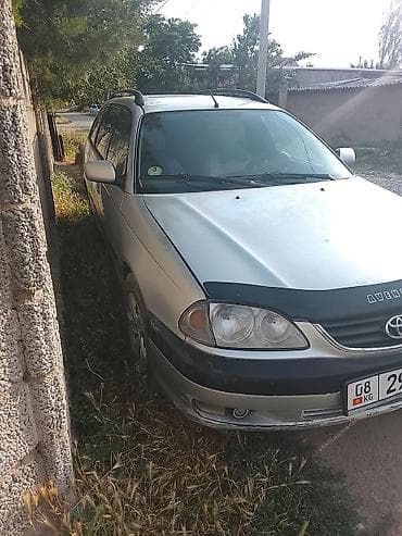 Унаа: Toyota Avensis: 2000 г., 2 л, Кол менен иштөөчү, Дизель, Универсал — 1