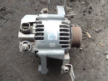 Генератор Тойота Витц 2008г.в. об.1л в отличном состоянии оригинал