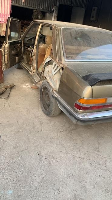 BMW: BMW 5 series: 1986 г., Седан — 5