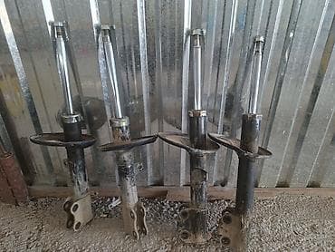 ходовой часть: Комплект автозапчастей для ходовой части и кузова: - Приводные валы — 3