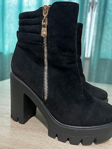 Ботинки и ботильоны: В отличном состоянии!
Носила 2 раза
Возможна примерка — 4