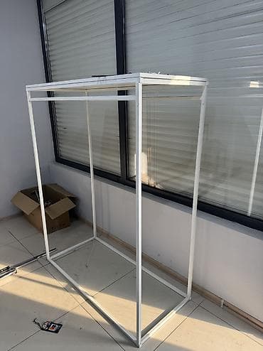 тук сокулук: Продаю кронштейны, и кассовый прилавок. Ортосайский рынок — 1