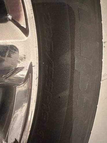 r21 на бив: Литой диск KIA с шиной Hankook В отличном состоянии. - Оригинальный — 1