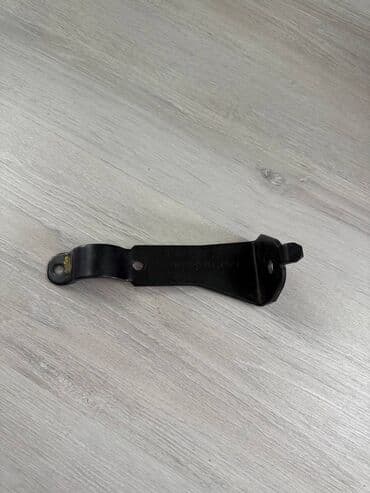 шредеры скрепок с ручкой: Черный металлический кронштейн с двумя загнутыми концами для — 3