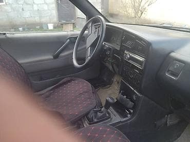 bid e2: Volkswagen Passat: 1988 г., 1.8 л, Ручные, Бензин, Седан — 3
