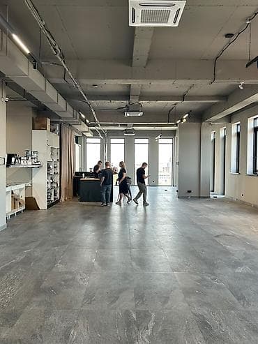 Аренда офисов, 400 м², В бизнес центре — 1