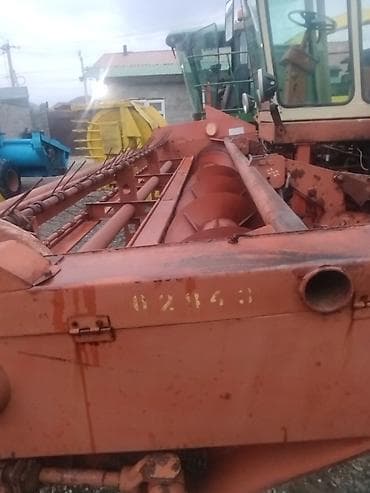 комбаин ешка: Зерновая жатка, от 5 метров, Б/у — 3