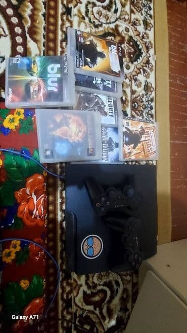 Продается Ps3 не прошитый 2 игры скачанные диски га выбор