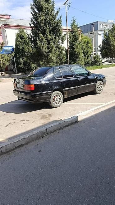щит приборка: Volkswagen Vento: 1993 г., 1.8 л, Механика, Бензин, Седан — 7