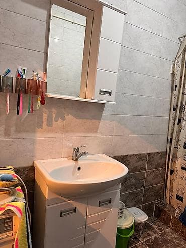 раковина с тумбой и зеркалом: Тумба для ванны, С раковиной, цвет - Белый — 1