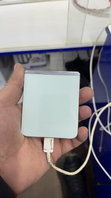 sony playstation 4 бишкек цена: Samsung Galaxy Z Flip 5, Колдонулган — 5