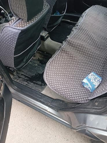 v klass: Volkswagen Passat: 1990 г., 1.8 л, Ручные, Бензин, Седан — 10