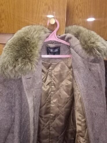 Спецодежда: Зимнее женское пальто в отличном состоянии, надевали пару раз, сами — 2