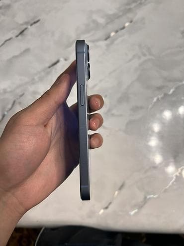 phone 10: IPhone 14, Голубой — 3