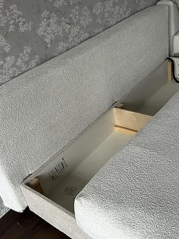 безкаркасный диван: Модульный диван, Б/у — 2