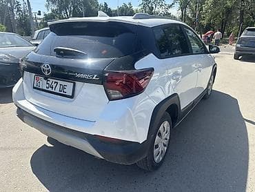 byd e3: Toyota Yaris: 2022 г., Автомат, Бензин, Кроссовер — 7