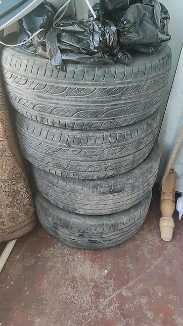 lexus es 300 2018: Комплект из 4 летних шин без дисков. - Тип рисунка: асимметричный — 1