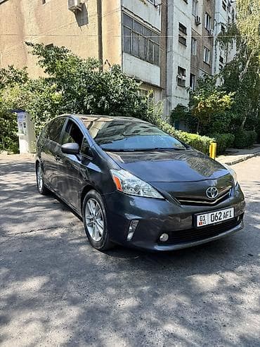 byd e9: Toyota Prius V: 2012 г., 1.8 л, Вариатор, Гибрид, Универсал — 2