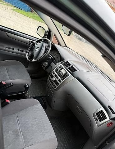 мечит: Toyota Avensis Verso: 2001 г., 2 л, Кол менен иштөөчү, Дизель, Вэн/Минивэн — 4