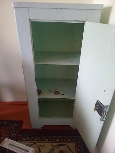 Сейфы: Металлический шкаф-сейф с замком и ключами. высота-128 — 3