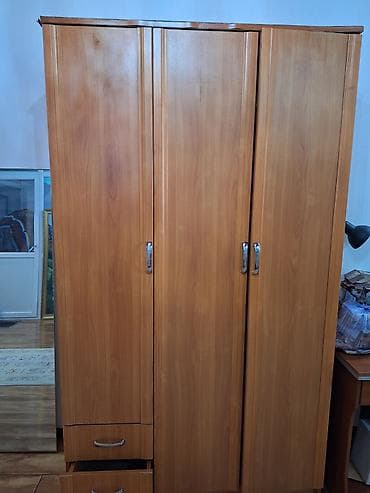 coffee table: Продам комплект мебели: 1) Обеденный/рабочий стол: - Столешница из — 4