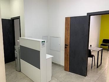 Аренда офисов, 75 м², В жилом комплексе, 1 линия, С оборудованием, С отдельным входом