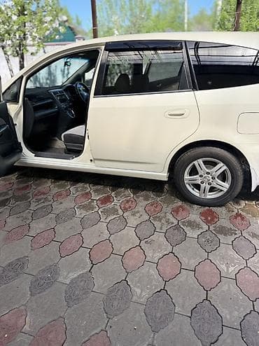 step vagon: Honda Stream: 2002 г., 1.7 л, Автомат, Бензин, Универсал — 4