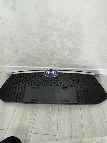 obc faces: Решетка радиатора BYD 2022 г., Б/у, Оригинал — 2