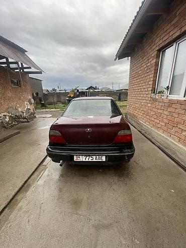 Daewoo Nexia: 1995 г., 1.5 л, Механика, Бензин, Седан