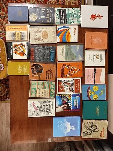 поэзия: Книги разных жанров и лет изданий. на русском и на кырг. Акция — 1
