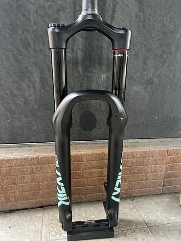 Велозапчасти: Вилка RockShox Lyrik Select+ 27.5 - Ход: 150–160 мм (шкала SAG на — 4