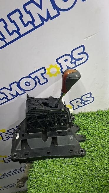 jac js6: Lexus LS 460 2007 г. кулиса — 1
