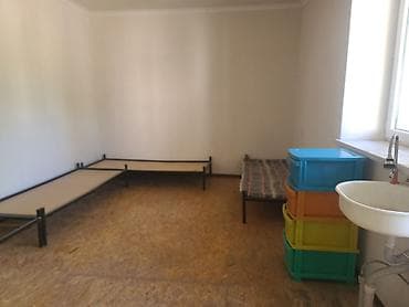 central park: Комната с мебелью - Уютная светлая комната с двумя окнами ПВХ — 3