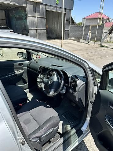 Toyota WISH: 2003 г., 1.8 л, Автомат, Бензин, Универсал — 5