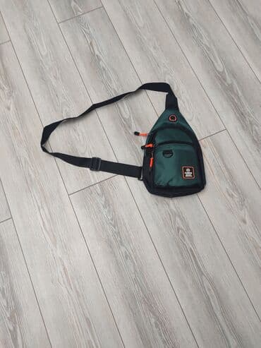 Слинг-сумка через плечо Fusion - Компактная треугольная сумка для