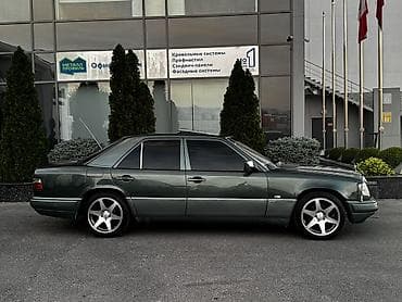 Продажа авто: Mercedes-Benz E-Class: 1993 г., 3.2 л, Автомат, Бензин, Седан — 6