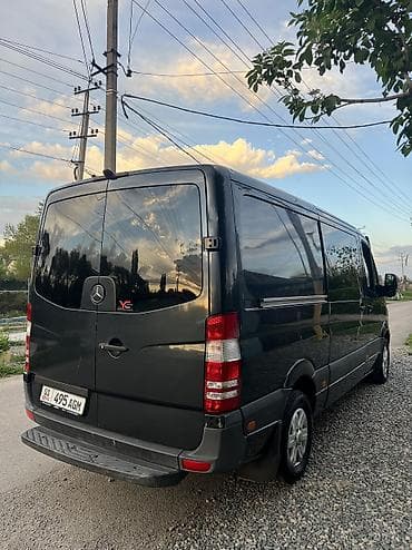 салон спринтера: Mercedes-Benz Спринтер: 2010 г., 2.2 л, Автомат, Дизель, Фургон — 9