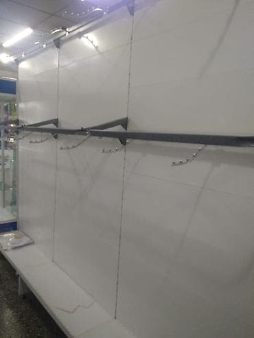 Торговое оборудование: Кийим илгич сатылат — 1