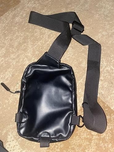 Бижутерия: Сумка через плечо (слінг/кроссбоди), черная - Материал: гладкий — 1