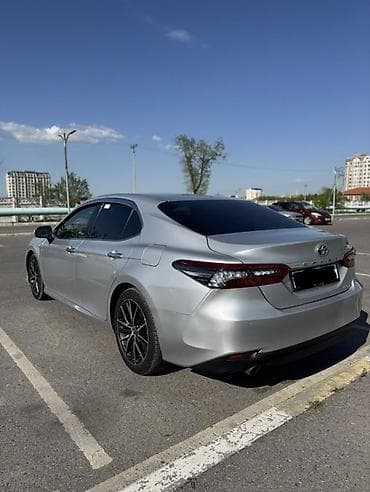 lexus e: Toyota Camry: 2021 г., 2.5 л, Вариатор, Гибрид, Седан — 7