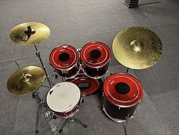 малый барабан: Mapex комплект Размеры 22, 16 малый 14 Тарелки Paiste 101. Hi hat — 4